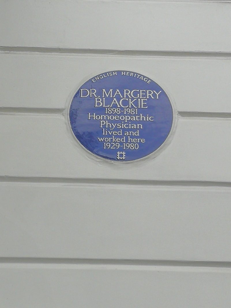 Margery Blackie's house, London - 04.jpg